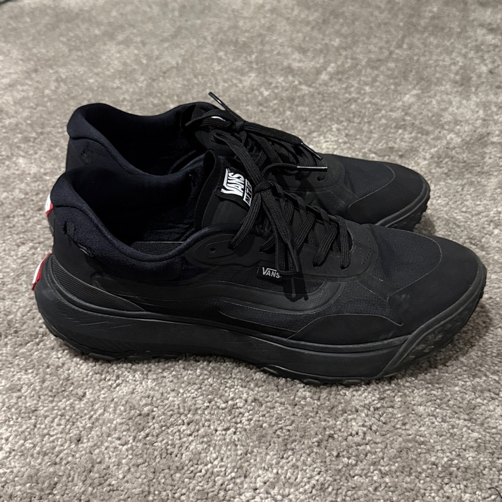 Vans All-Black Athletic Shoes
Crosspath Shoe
